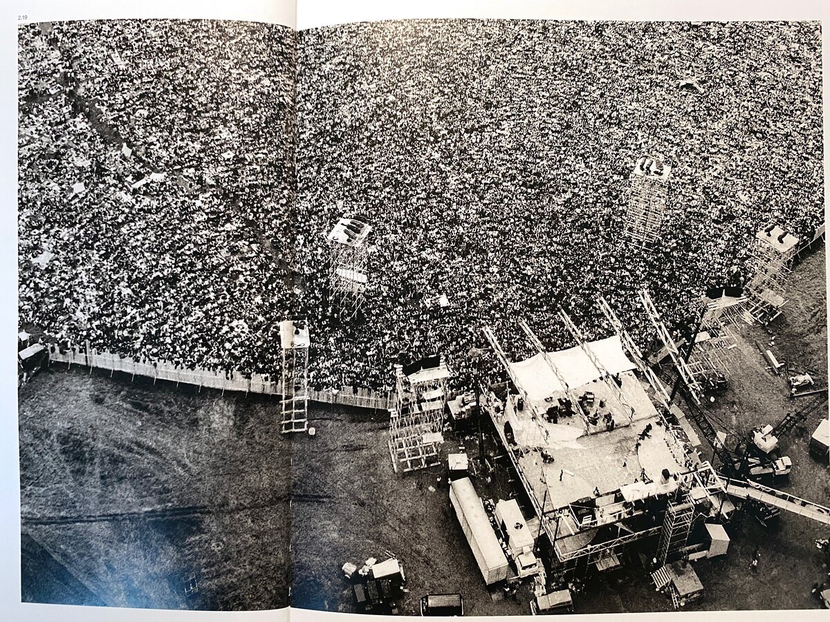 Сцена фестиваля Woodstock, 16 августа 1969 года