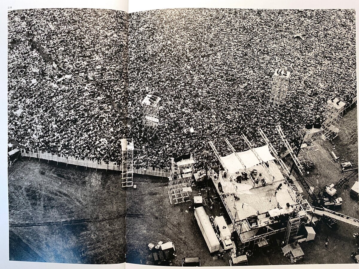 Сцена фестиваля Woodstock, 16 августа 1969 года