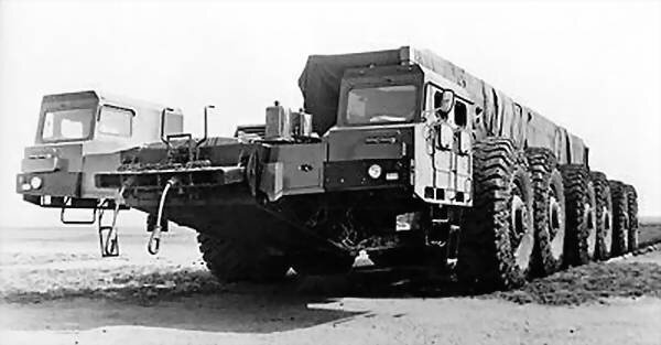 МАЗ-7904