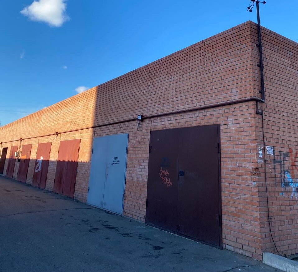 Самое выгодное вложение в гаражи – покупать гаражи без документов и на сам гараж, и на землю под гаражом. После оформления документов стоимость такого гаража увеличивается в 3-5 раз.