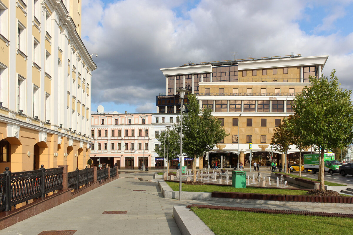 Балчуг-Плаза. Улица Балчуг, 7