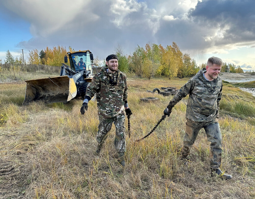   В Сургутском районе ручей очистили от мусора