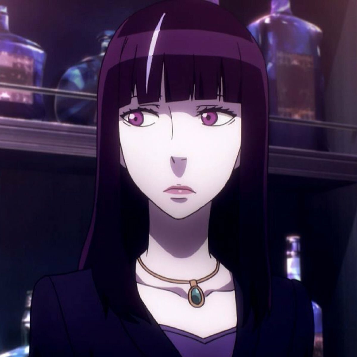 Девушка с черными волосами