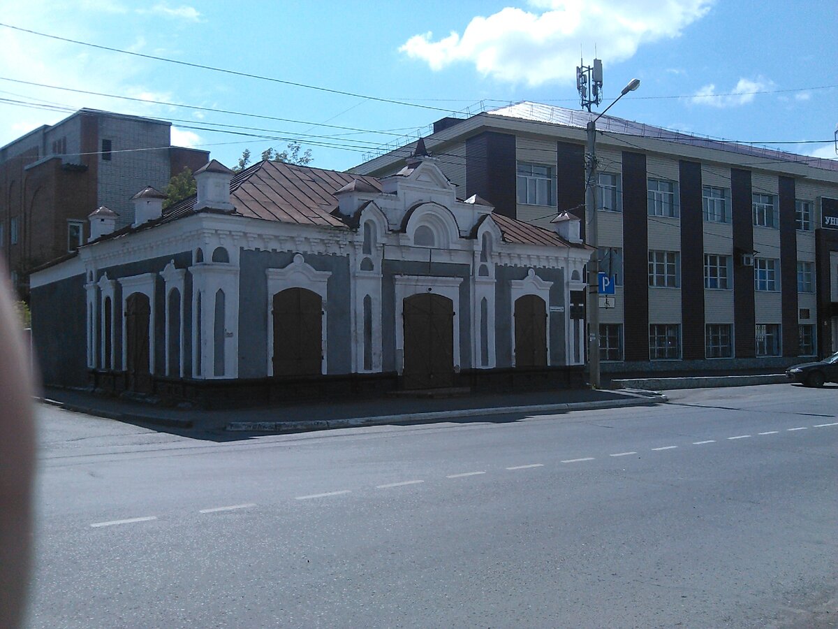 Старый музей горно алтайск. Винная Лавка купца Тобокова Горно-Алтайск. Лавка купца Тобокова. Дом купца Тобокова. Винная Лавка Горно Алтайск.