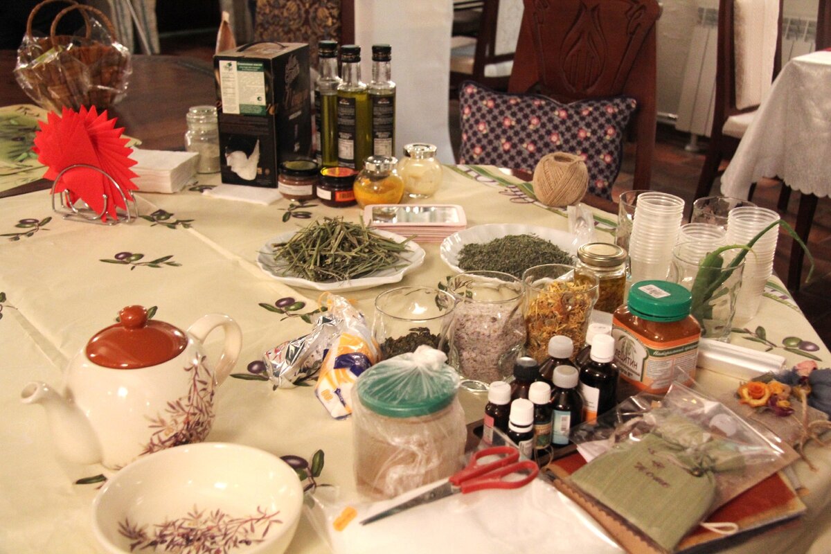 Фото Шевцовой Людмилы. Мастер класс по изготовлению мацератов и варки крема для лица в домашних условиях.