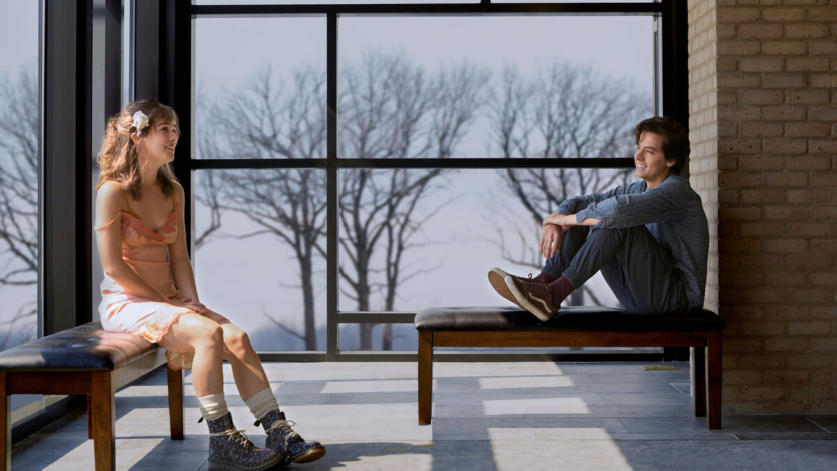 Кадр из фильма "В метре друг от друга"