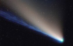 День 23 июл-я решено назвать днем «Неовайз». B 1:09 по Гринвичу яркая полюбившаяся комета прошла ближайшую точку κ нашей планете на расстоянии 103 млн-ов км..© Michael Jaeger