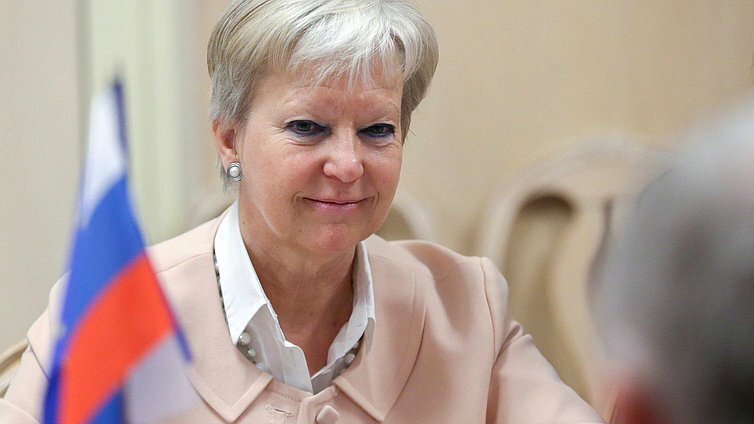  Посол по особым поручениям Европейского Союза по Арктике Мари-Энн Конинск на встрече с депутатами Государственной Думы РФ. Фото: сайт Государственной Думы ФС РФ