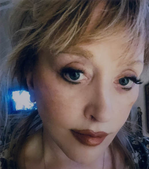 Алла Пугачева в новом облике. Yandex-фото.