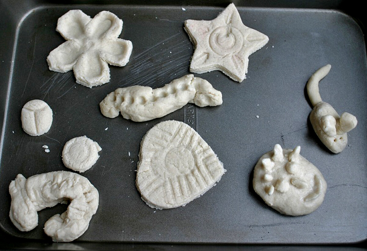 Цветы из соленого теста пошагово. Что можно приготовить из соленого теста. Фигурки из солёного теста лёгкие. Изделии из декоративного теста. Лепка из соленого теста.