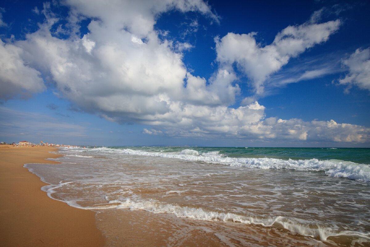 Пляж под Анапой поразил своей красотой. Будто оказались на берегу океана