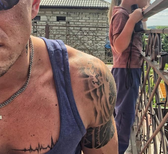 Дмитрий Нагиев — что за татуировка (тату) на правой руке?
