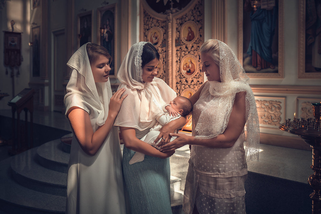 Найти крестная. Платье на крещение для мамы. Платье для крестной мамы на крестины. Платье на крещение для крестной. Платье для мамы на крещение ребенка.