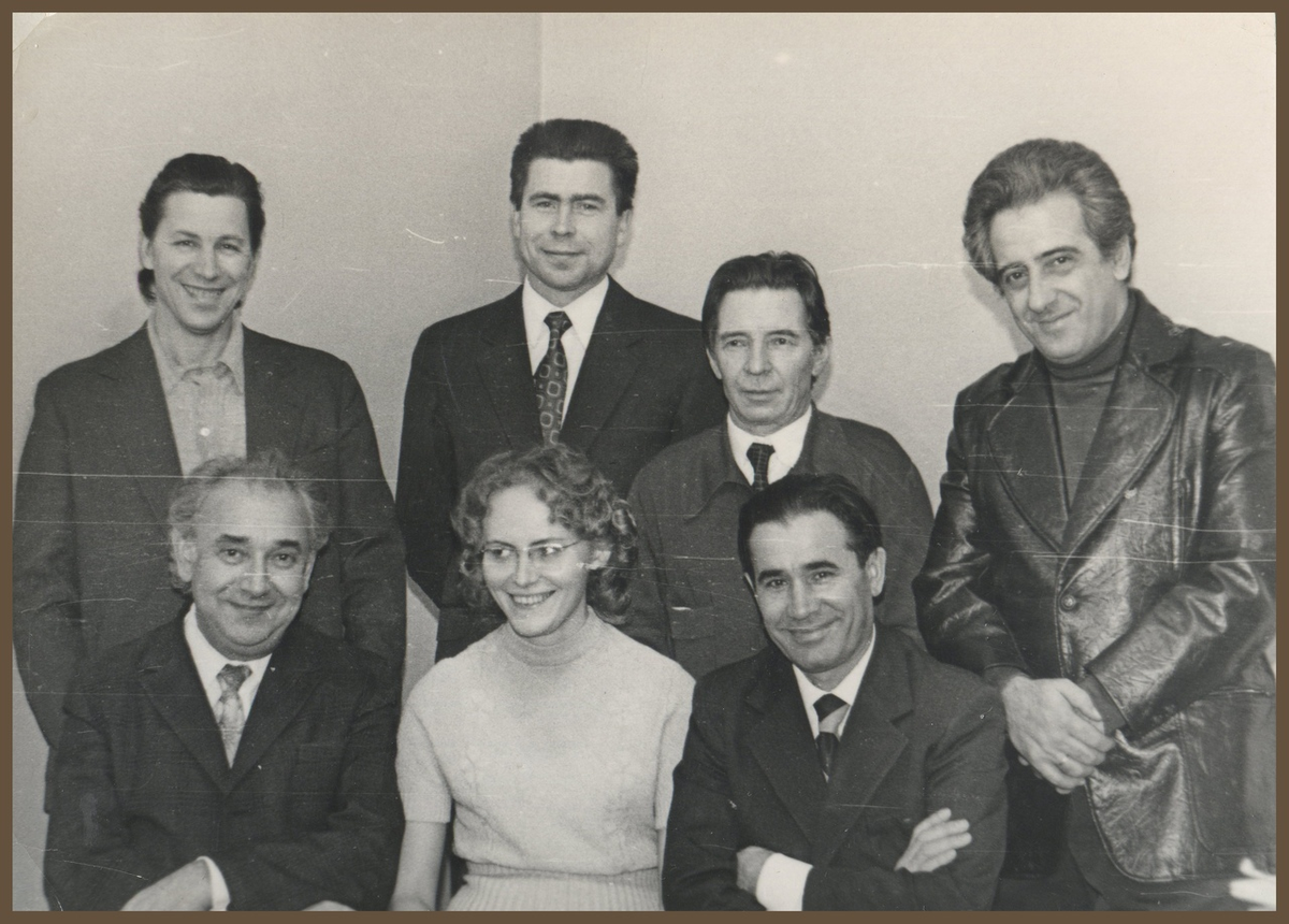 Педагоги Казанской консерватории. Стоят (слева направо): В.А.Афанасьев, М.Г.Ахметов, И.Г.Халитов, Г.Х.Ходжаев. Сидят: С.З.Басовский, О.Б.Хабибуллина, А.Н.Хайрутдинов