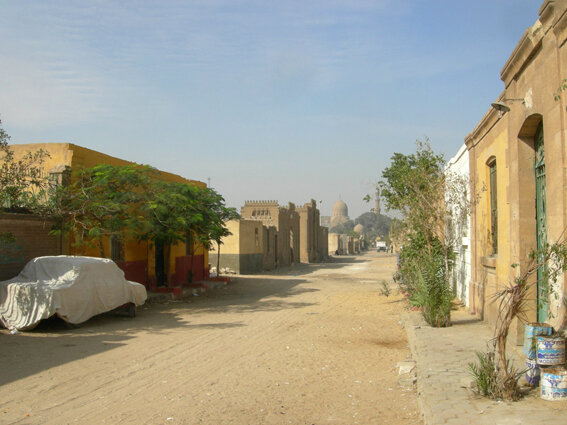 Улица на старом кладбище, Каир, Египет