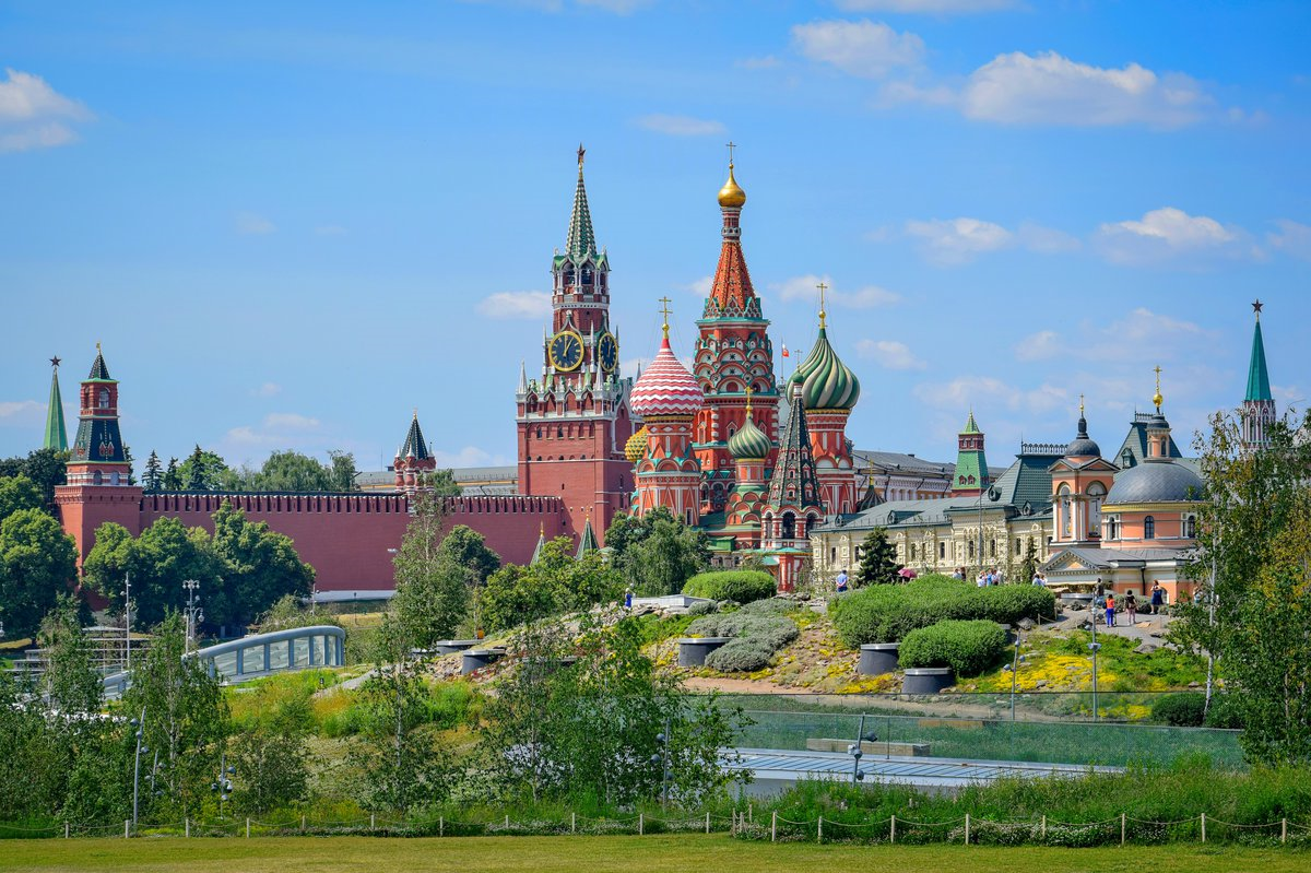 Москва Кремль Зарядье. Москва тур. Как выглядит Московский Кремль. Московский Кремль художественное фото.