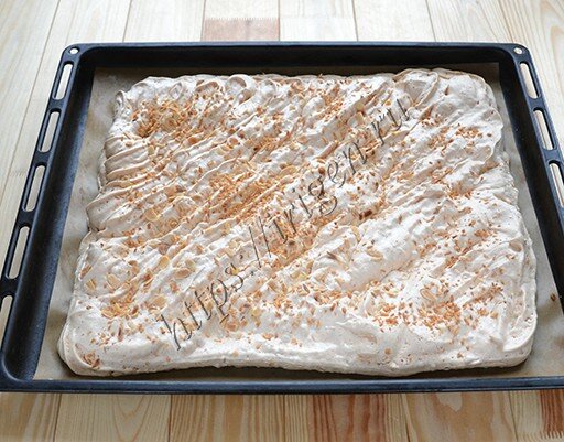 Выпеченный белковый корж