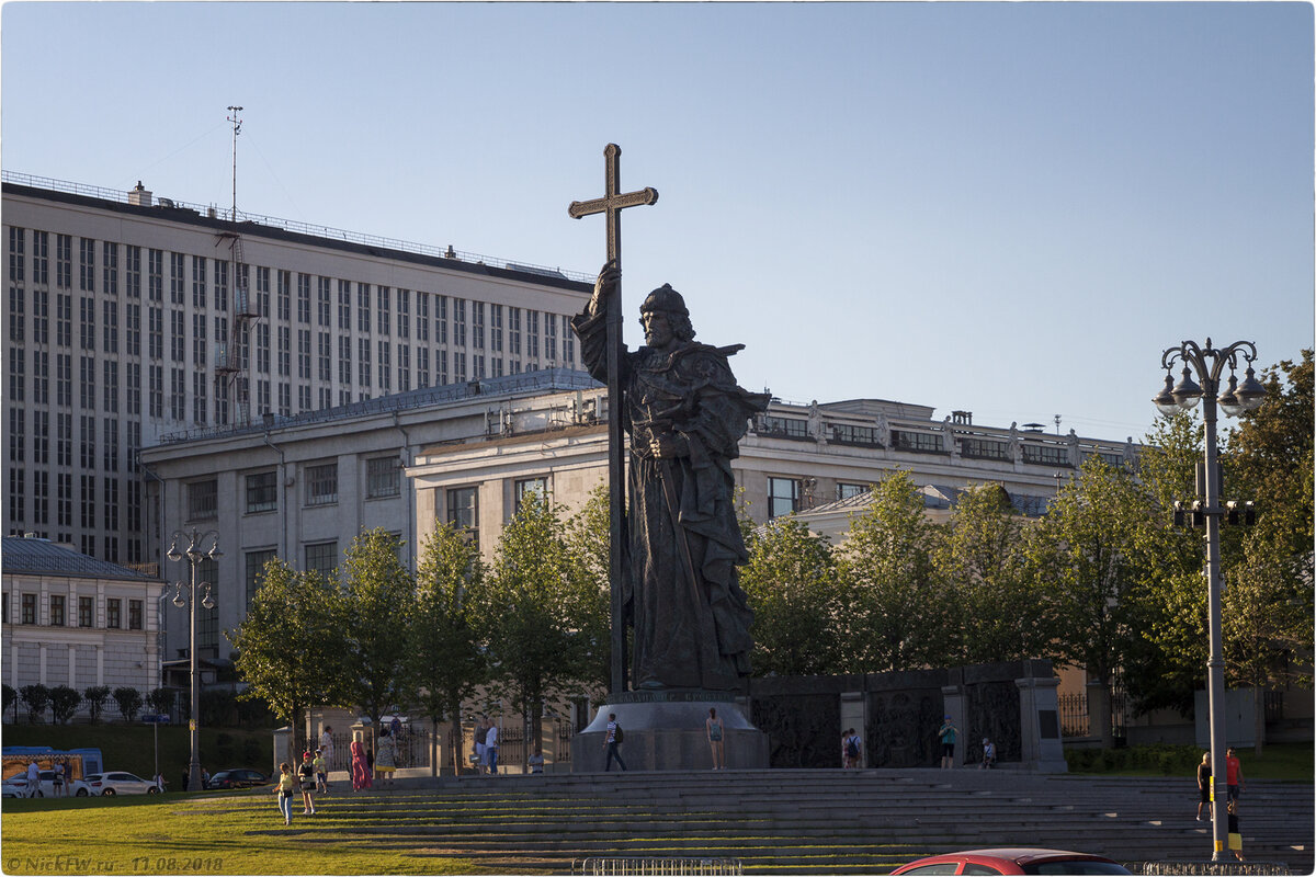 1. Памятник Князю Владимиру © NickFW - 11.08.2018г.
