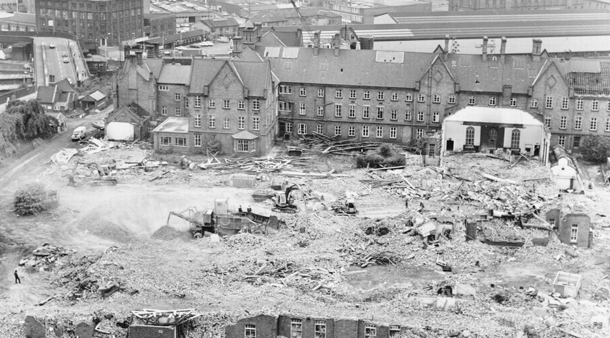 снос госпитального комплекса