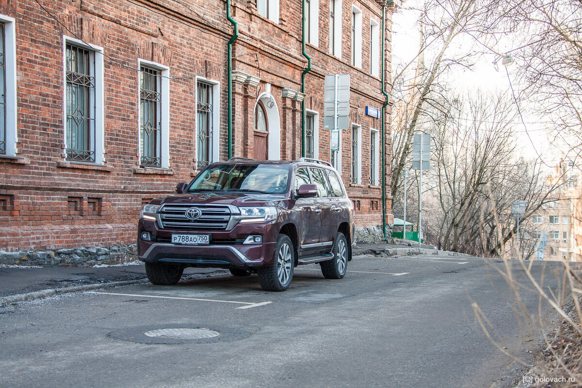 Царь дорог русских — Land Cruiser 200. Я испытал на себе эффект «Крузака»  👑🚙💪 | Промышленный турист | Дзен