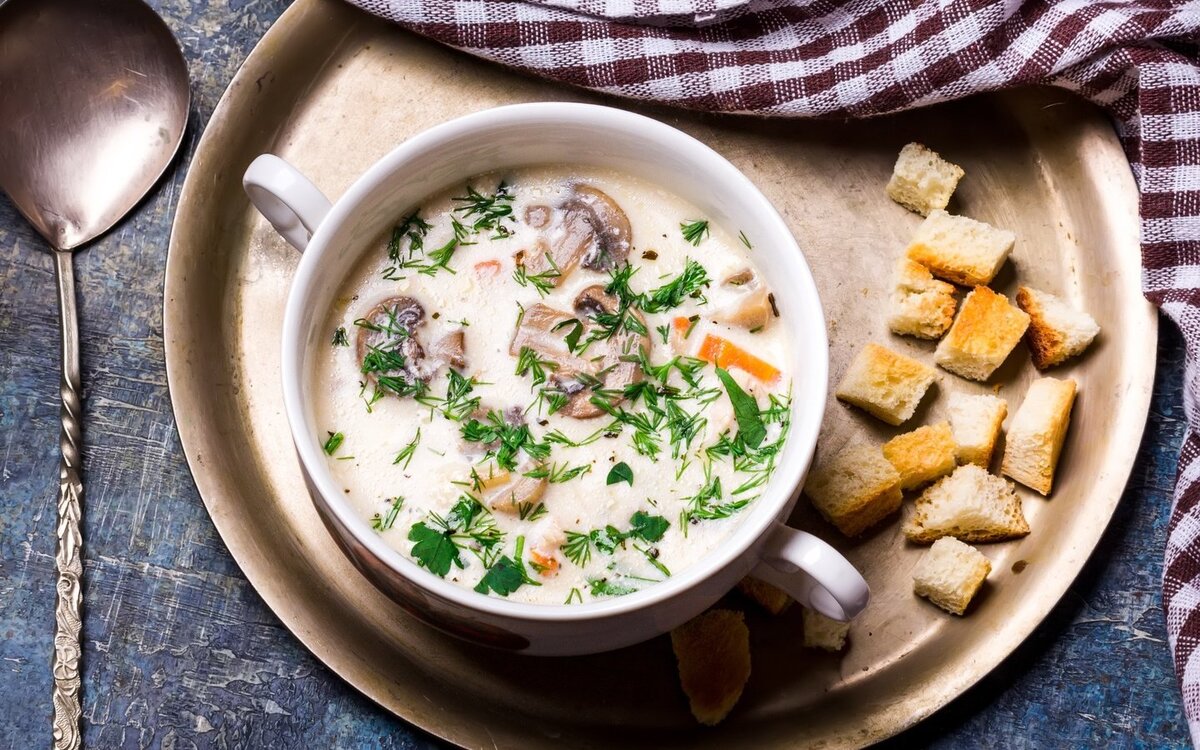 Суп с копченой курицей и плавленным сыром: рецепт быстрого и вкусного первого