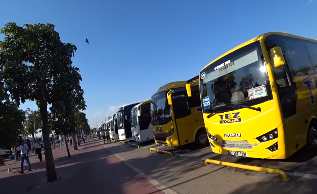Автобус в аэропорту