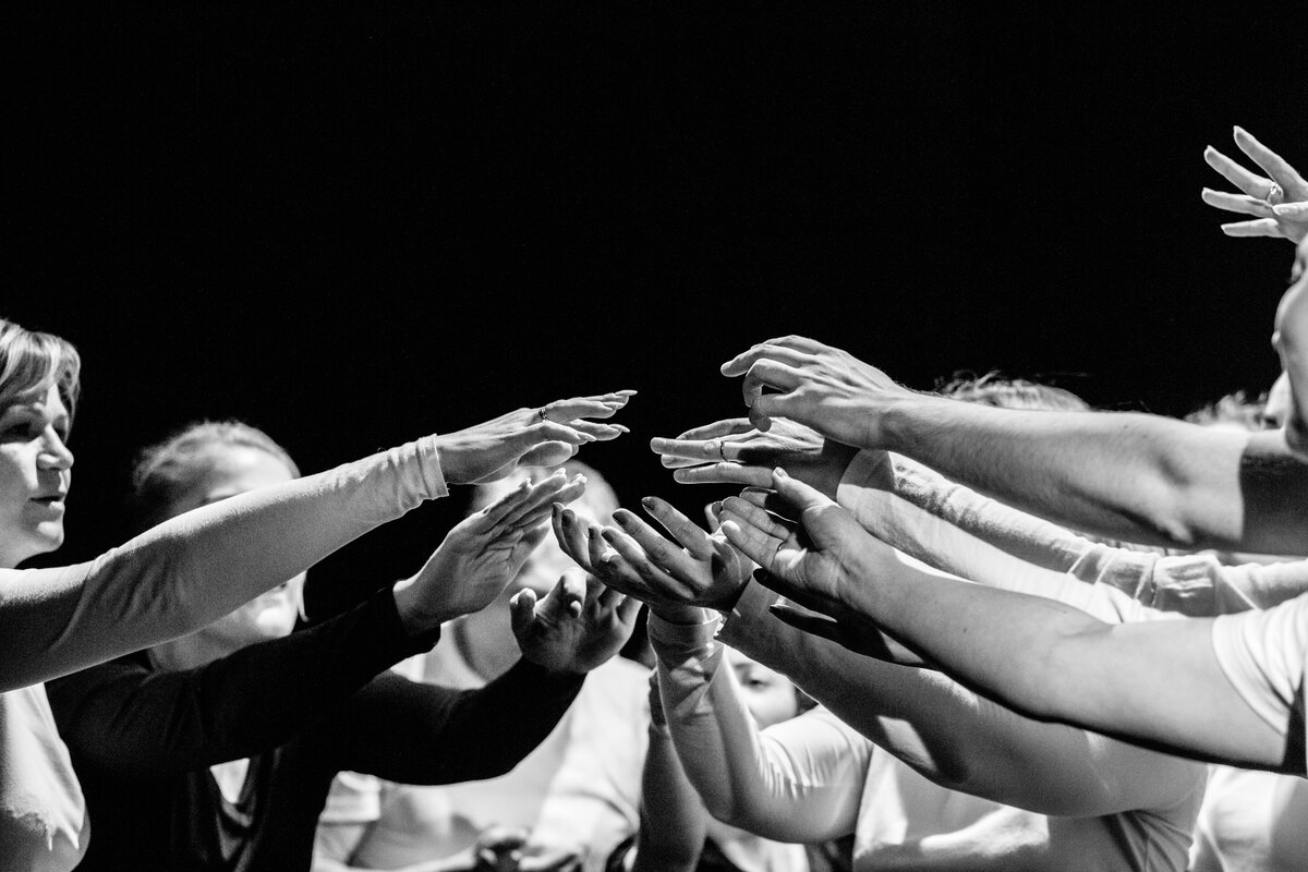 Через театр. Название для православного театра. Через театр. Театр библиотека логотип. Через театр.