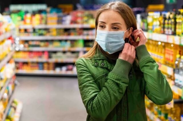 Ношение маски в общественных местах становится рекомендательным