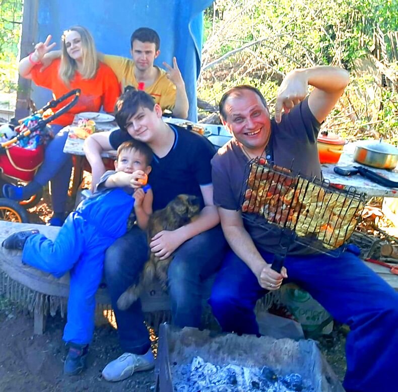 Для детей, мы готовим ещё и курочку, но конечно по другому рецепту!