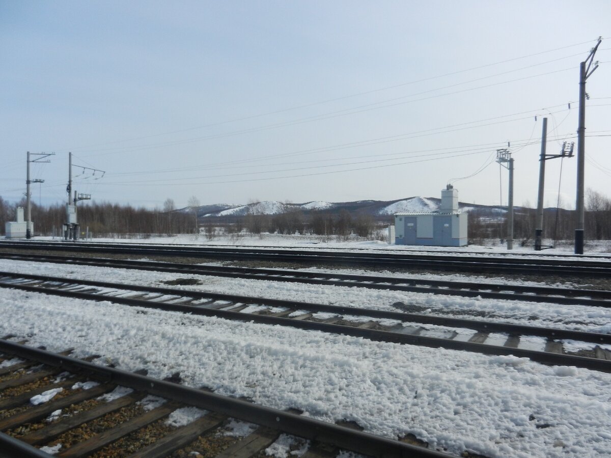 Большинство проезжающих поездом Комсомольск-на-Амуре - Тында видят подобную картину