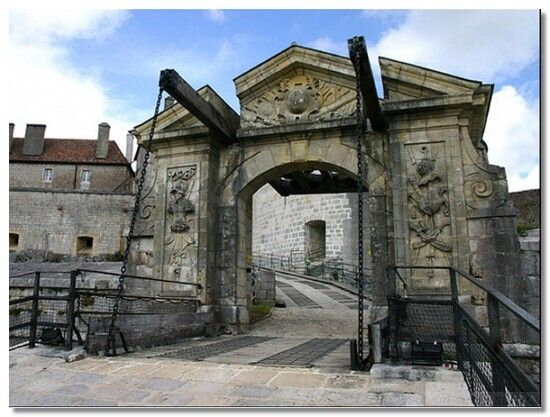 Замок Жу. Взято с liveinternet.ru