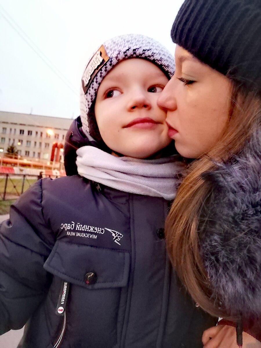 Мама рядом, бояться не стоит.