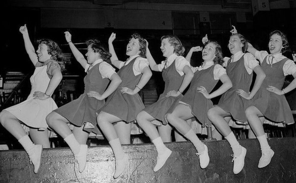 Черлидерши в 1870 годах (фотография из открытых источников)