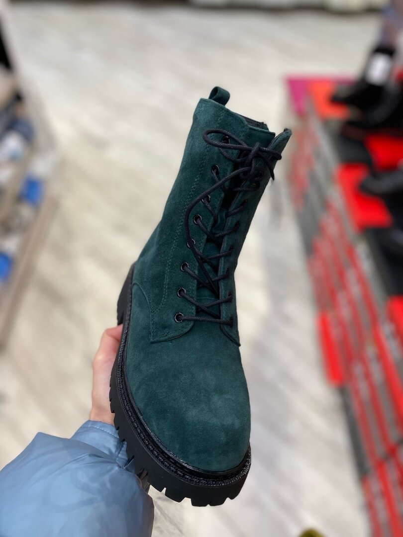 Вид спереди.