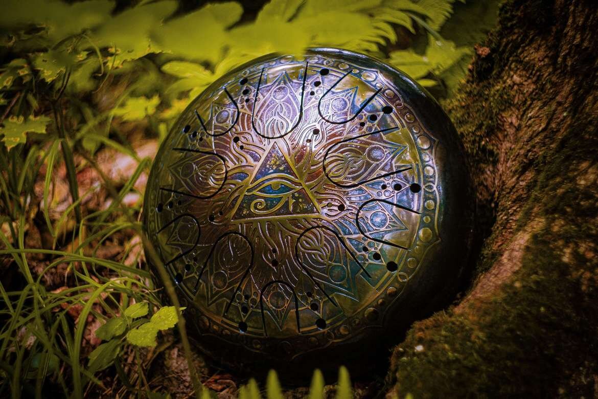 Человеку действительно не очевидно, что такого если какая-то Чакра не работает, нижняя она или «верхняя». Если он вообще в курсе что такое Чакра. 