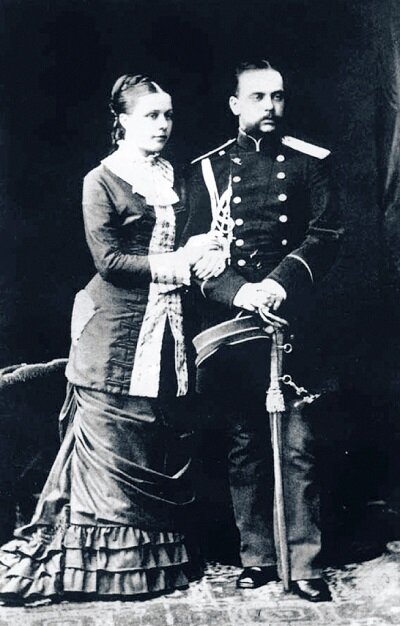 Семейная чета Чичаговых: супруга Наталья и Леонид (в последствии - Серафим) (фото из Яндекс Картинки)