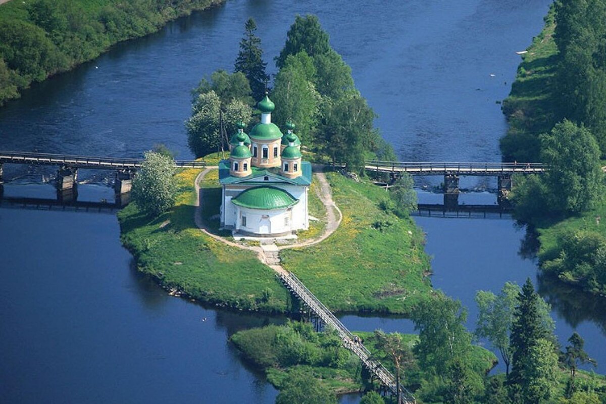 Санкт петербург олонец. Собор Смоленской иконы Божией матери Олонец. Олонец город в Карелии. Карелия Олонец Смоленский собор. Собор иконы Божьей матери Смоленская Олонец.