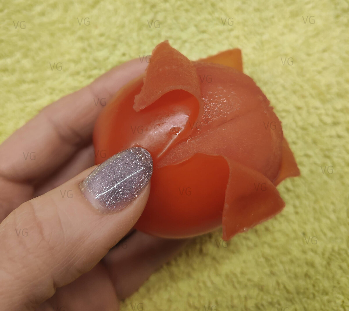 А вот и итог: кожица отделяется крайне легко