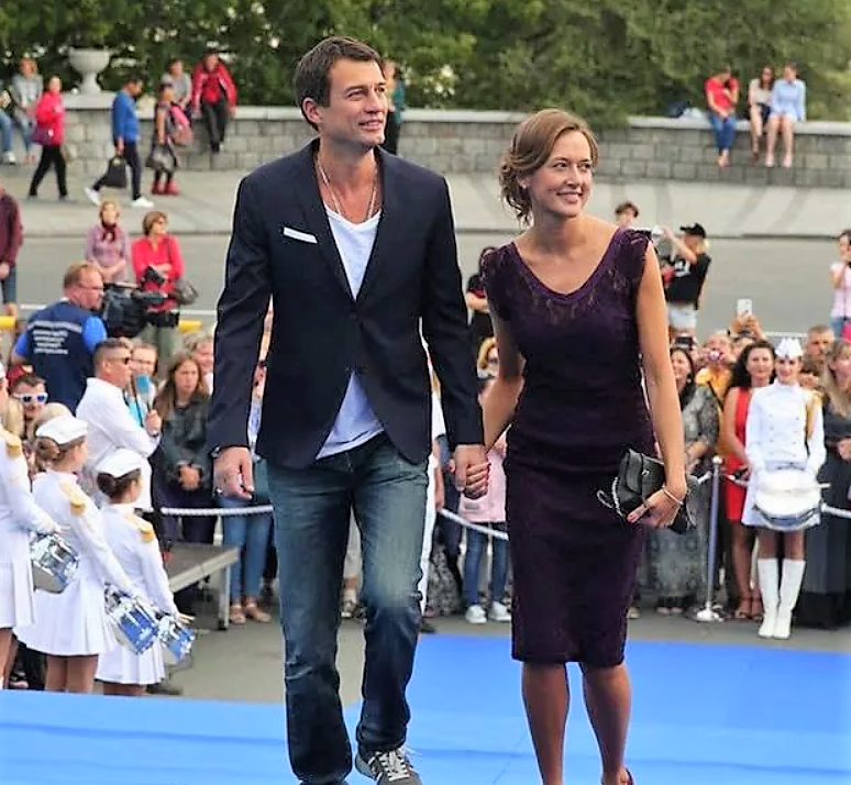 андрей чернышов с женой марией добржинской. жена андрея чернышева мария добржинская. андрей чернышов с семьей фото. мария добржинская и андрей чернышов фото. андрей чернышов с женой марией добржинской.