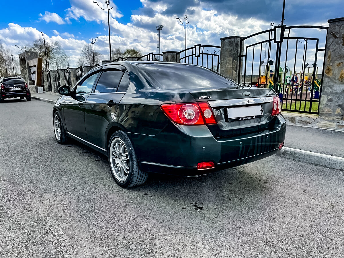 Клиренс не самый высокий, но для города его вполне должно хватать - 16 см