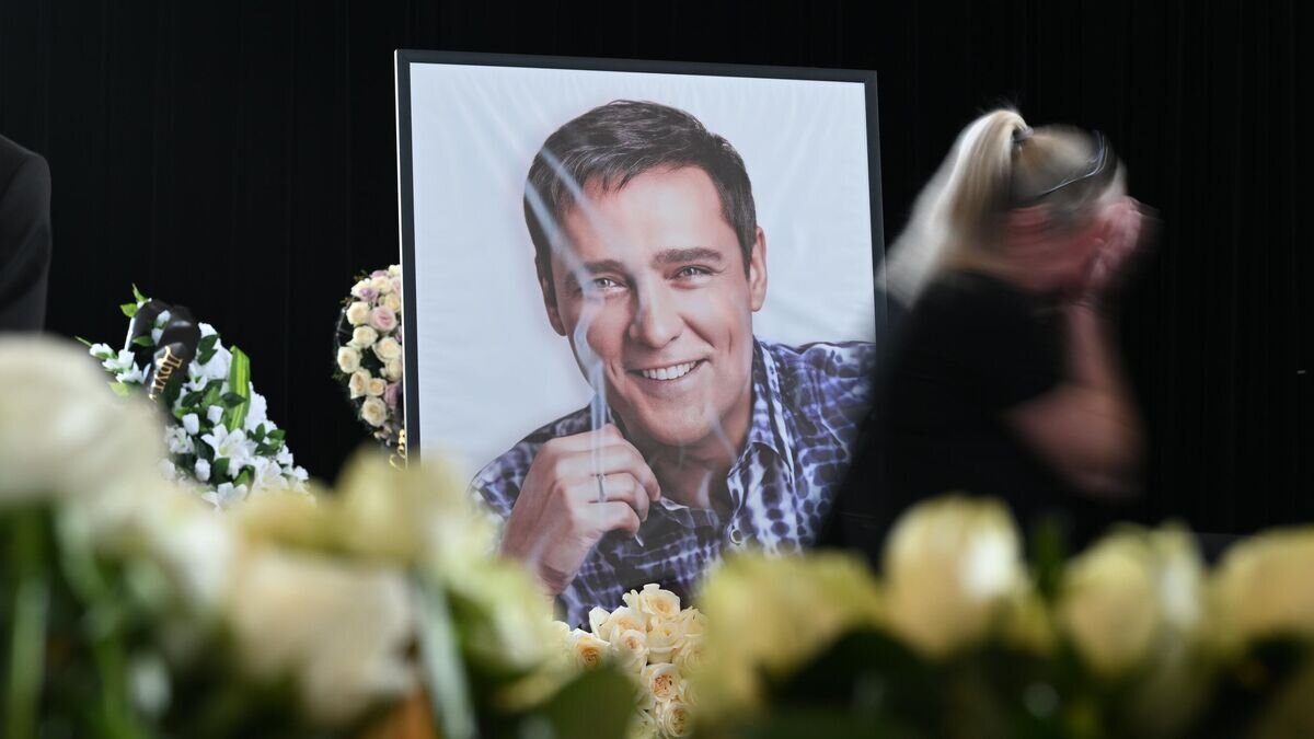    Прощание с певцом Юрием Шатуновым в зале на Троекуровском кладбище в Москве© РИА Новости / Григорий Сысоев