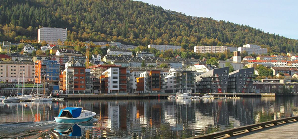 Вот в таком модном жилом комплексе на берегу моря родители смогли купить квартиру для Бэндика при поддержке государства. 