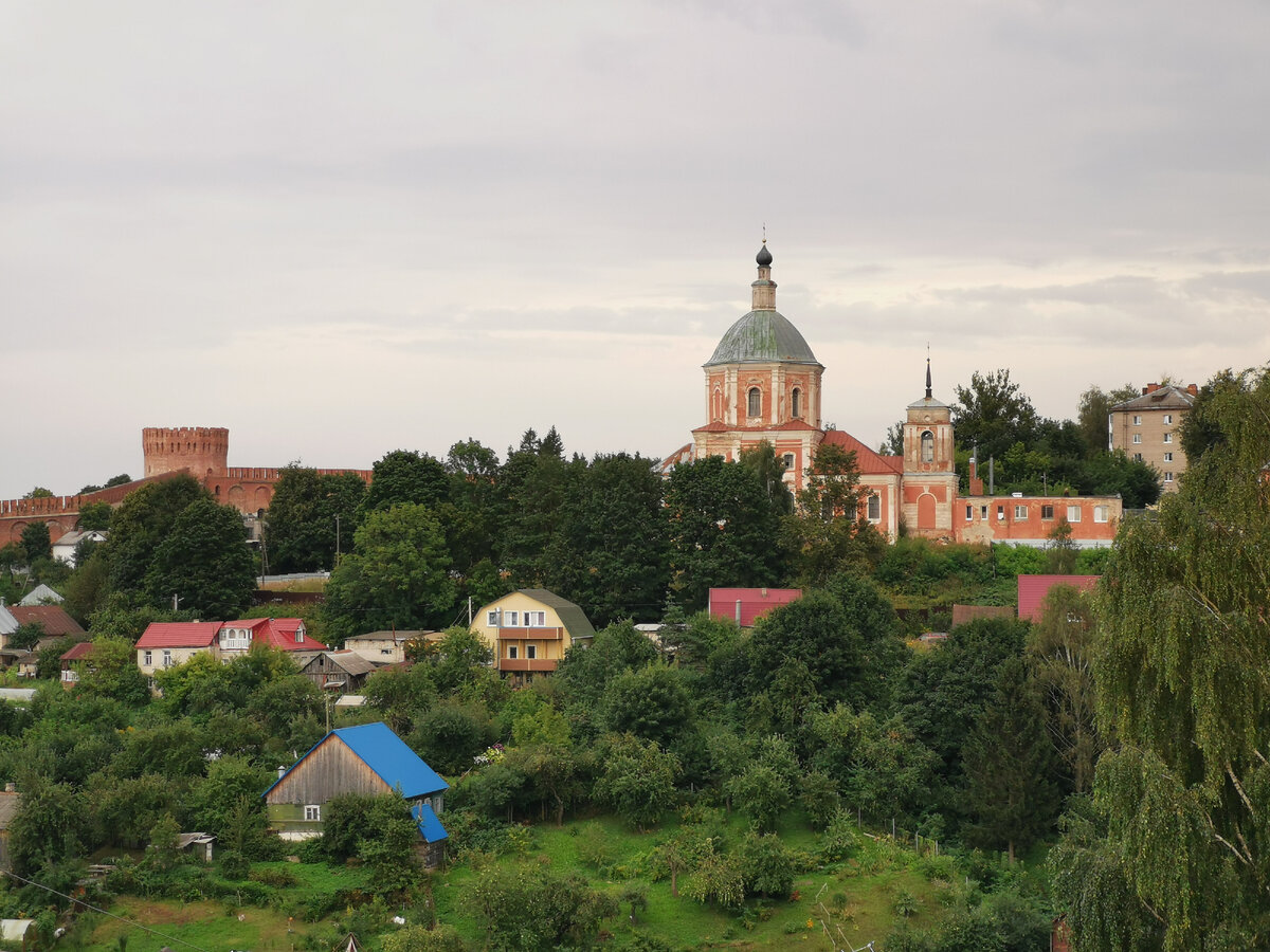 вид на крепость со смотровой площадки Соборного холма