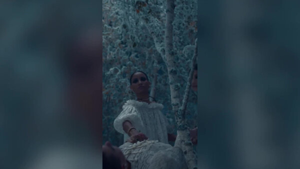 Промокампания модного дома Dior в стиле a la russe. Видео © Instagram (признан экстремистской организацией и запрещён на территории Российской Федерации) / dior