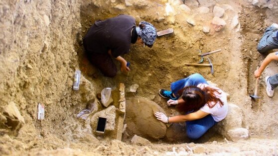    Археологи нашли тени для век и румяна 2000-летней давности на западе Турции Богдан Герцен