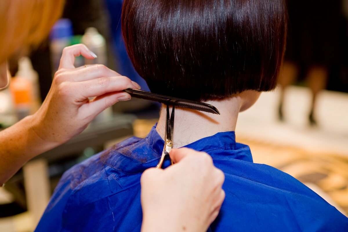 Стрижка у парикмахера