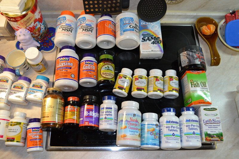  сделала отдельный пост с кратким мануалом как заказывать на Айхербе
iherb.com
Айхерб - это американский сайт, где можно купить витамины, минералы, БАДы, детское питание, детские аксессуары и игрушки, косметику, хозяйственные всякие штуки, продукты питания, сладости, кофе, шоколад, да чего там только нет)

итак, Айхерб отправляет в Россию и в другие страны напрямую
про другие страны не знаю точно, поэтому пишу про Россию
самая удобная служба доставки это Боксберри пикап
ваш заказ приезжает в пункт выдачи, о чем вам приходит смс-ка, потом вы приходите с паспортом и забираете свой уже оплаченный заказ
пункты выдачи Боксберри можно посмотреть тут
http://boxberry.ru/find_an_office/

