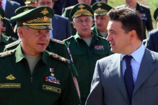 
Шойгу и его дружба с семьей Воробьева (справа) спутала карты Грудинину.