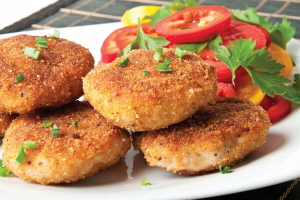 Хочу поделиться с вами рецептом вкусных котлет из рыбы, которые вы оцените по достоинству. 