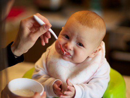 Нормы питания детей в разном возрасте по рекомендациям ВОЗ: нужно ли их строго соблюдать?